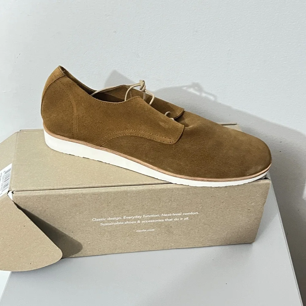 Nisolo Lightweight Flex Derby Mens Size 9 Tan Suede Leather MF-0031‎
